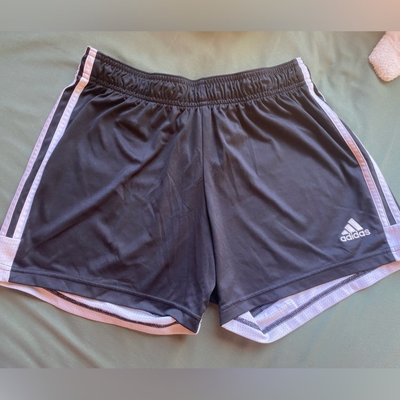 Adidas basketball shorts - Picture 2 of 4
